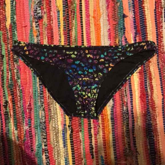 Volcom swim bottoms - Picture 1 of 1